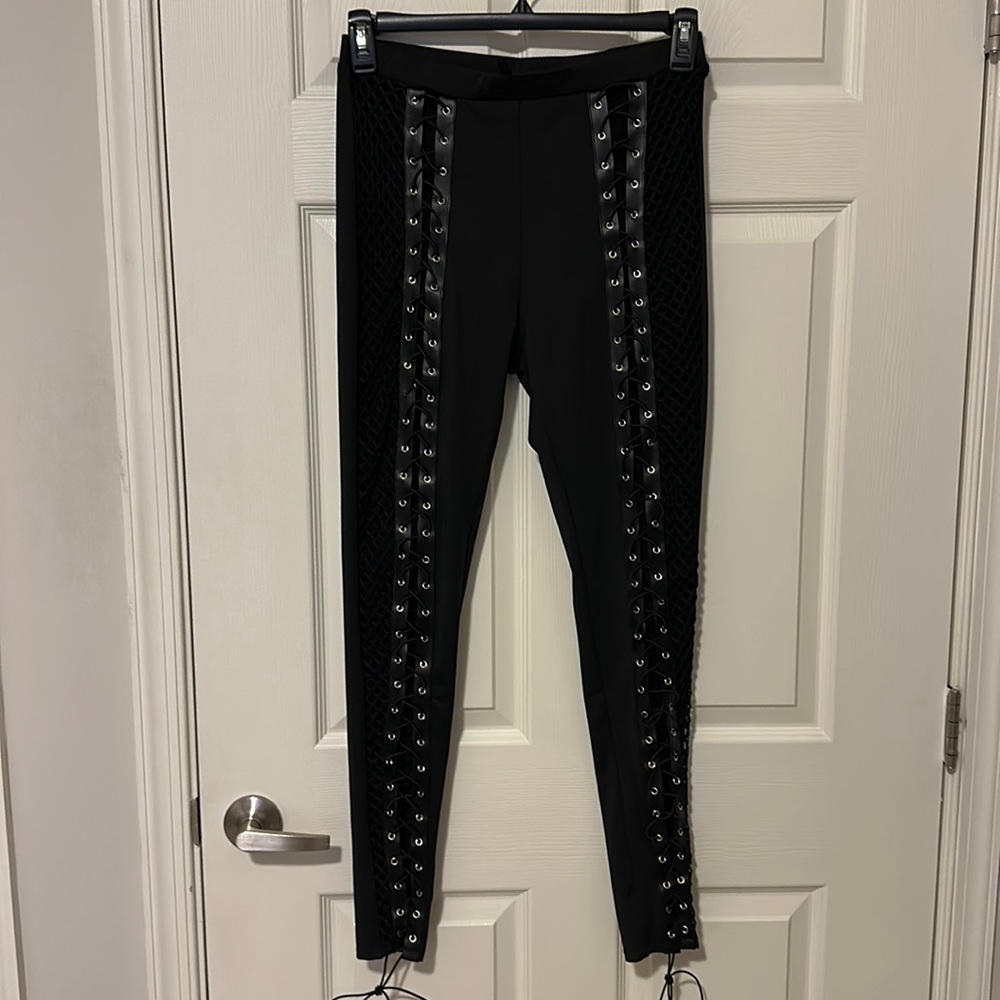 Leggings with fishnet/tie front 🖤